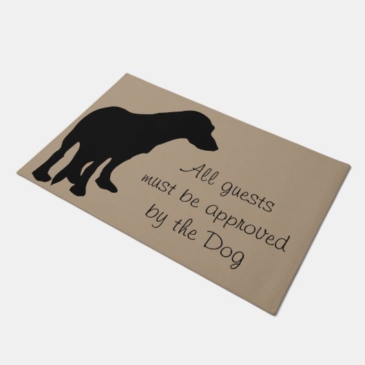 すべてのゲストは犬によって承認されなければなりません ドアマット (アングル)