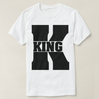 すべてのステッチでロイヤリティを体験 – キングホワイト Tシャツ