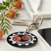 すべてのトレーニング数 – 赤いダンベル キーホルダー (側面)