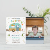 すべてのハッピーキャンパーズキャンピングボーイ誕生日Inv 招待状 (スタンド正面)