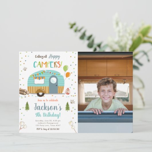 すべてのハッピーキャンパーズキャンピングボーイ誕生日Inv 招待状 (スタンド正面)