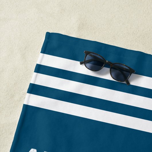 すべてのパパが子供を育てたが、私のパパは伝説を育てた ビーチタオル (インサイチュ)