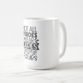 すべてのヒーロー衣服がいくつかの衣服のスクラブ コーヒーマグカップ (正面右)