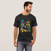 すべてのブードゥー人形マルディグラに行かせてはいけない Tシャツ (正面フル)
