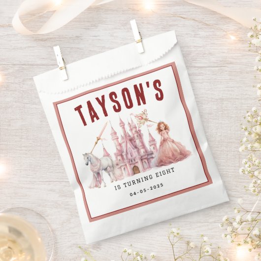 すべてのプリンセスマジカルキャッスルを呼び出す8誕生日 フェイバーバッグ (クリップ留めされた状態)