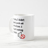 すべてのボタンを押すことを意味していないおもしろい引用文 コーヒーマグカップ (正面左)