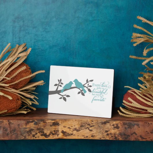 すべてのラブストーリーが美しいタイポグラフィ フォトプラーク (側面)