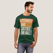 すべての人のためのリテラシーと正義の読み物 Tシャツ (正面フル)
