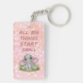 すべての大きなものが小さく始まる キーホルダー (裏面)