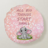 すべての大きなものが小さく始まる ラウンドクッション (裏面)
