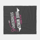 すべての天使が翼を持っているわけではないナース聴診器 フリースブランケット (正面(横))