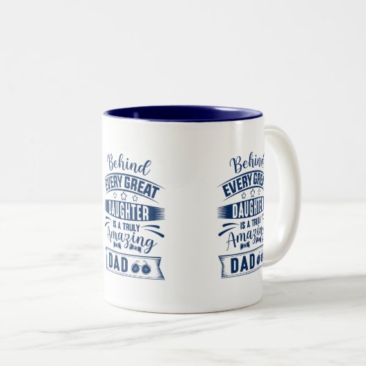 すべての娘素晴らしの背後に驚くべきパパ文字 ツートーンマグカップ (正面右)