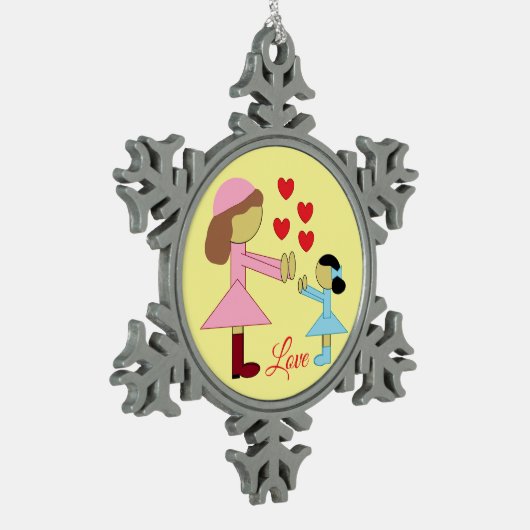 すべての子供が愛を必要とする：ライトイエロー スノーフレークピューターオーナメント (左)