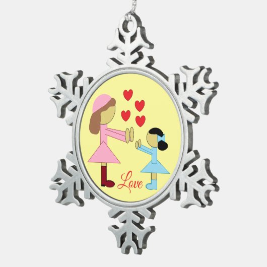 すべての子供が愛を必要とする：ライトイエロー スノーフレークピューターオーナメント (右)