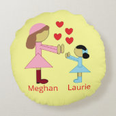 すべての子供が愛を必要とする：黄色 ラウンドクッション (裏面)