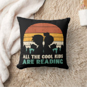 すべての子供読のレトロの本読好き男の子のギ クッション (ブランケット)