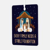 すべての家族が安定した基盤を必要とする – クリスマス メタルオーナメント (正面左)