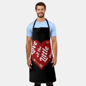 すべての小さなものを愛するデザイン エプロン (着用した状態)