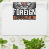 すべての敵に反抗する愛国的な鷲のTシャツデザイン_1 キッチンタオル (折り畳み)