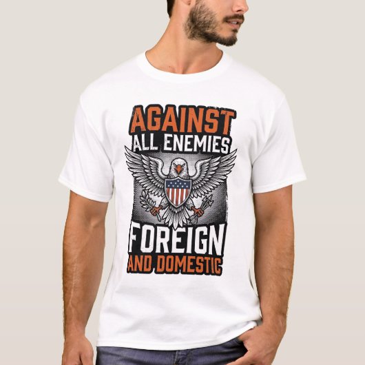 すべての敵に反抗する愛国的な鷲のTシャツデザイン_1 Tシャツ (正面)