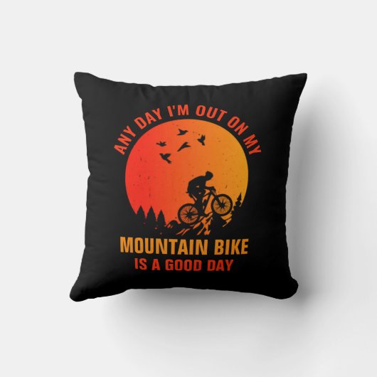 すべての文字を編集する名前を追加マウンテンバイクは良い日である クッション (裏面)