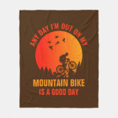 すべての文字を編集する名前を追加マウンテンバイクは良い日である フリースブランケット (正面)