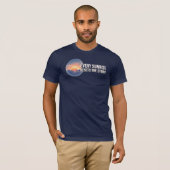 すべての朝日が物語をリセットする Tシャツ (正面フル)