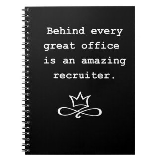 すべての素晴らしオフィスの背後に驚くべき ノートブック