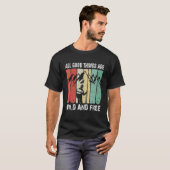 すべての良いものは野生と無料のキャンプ&hi tシャツ (正面フル)