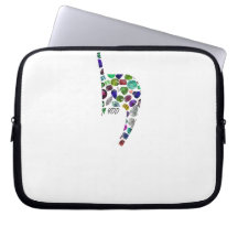 すべての色の宝石で作られた文字'YOD'