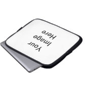 すべての行事のための招待状 ラップトップスリーブ (正面下部)