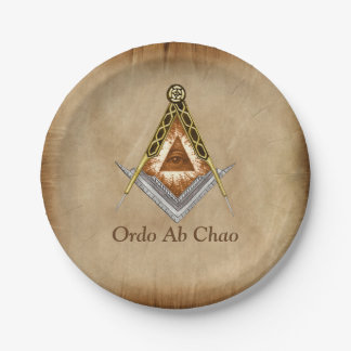 すべての見る目が付いている手描きの正方形そしてコンパス ペーパープレート