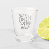 すべての魔女がサレムに住んでいるわけではない ショットグラス (裏面)