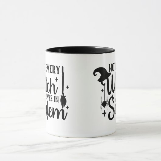 すべての魔女がセーレムハロウィーンに住んでいるわけではない マグカップ (中央)