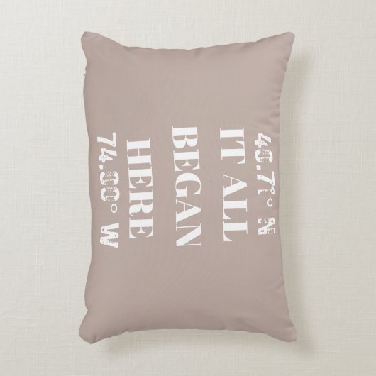 すべてはここから始まった オーダーメイドの座標 アクセントクッション (正面(垂直))