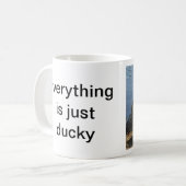すべてはちょうどダッキーです コーヒーマグカップ (正面左)