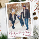すべてメリーのトレンディー赤い家族の写真 シーズンカード<br><div class="desc">この愛らしいEverything Happy Alwaysカードでメリートレンディーの赤いデザインでクリスマスの休日の挨拶を送モダンる。戻るメリー：すべてのもの～いつも幸せを願う。あなたの家族の名前と個々の名前でパーソナライズ。この家族の写真のホリデーカードはお気に入りの、すべての家族と友人の間で行われる。Everything Happy Alwaysのカード、メリーホームデコール、ギフトにマッチするコレクションを訪問。COPYRIGHT © 2020 Judy Burrows,  Black Dog Art - All Rights Reserved</div>