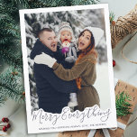 すべてメリートレンディーグレーファミリーフォト シーズンカード<br><div class="desc">この愛らしいEverything Happy常にトレンディー銀の灰色のデザインでメリーカードとクリスマスの休日の挨拶を送る。戻るメリー：すべてのもの～いつも幸せを願う。あなたの家族の名前と個々の名前でパーソナライズ。この家族の写真のホリデーカードはお気に入りの、すべての家族と友人の間で行われる。Everything Happy Alwaysのカード、メリーホームデコール、ギフトにマッチするコレクションを訪問。COPYRIGHT © 2020 Judy Burrows,  Black Dog Art - All Rights Reserved</div>