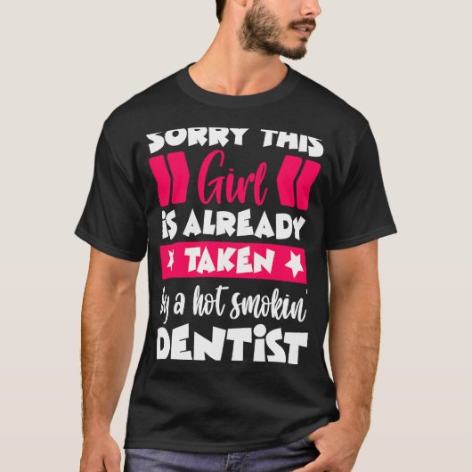 すまん、この女の子は既に熱い煙に巻き込まれている Tシャツ (正面)