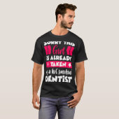 すまん、この女の子は既に熱い煙に巻き込まれている Tシャツ (正面フル)