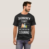 すみません、掃除できないんです Tシャツ (正面フル)