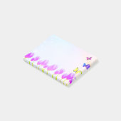 すみれ色のチューリップの花と蝶々 ポストイット (アングル)