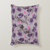 すみれ色の振鈴およびピンクの蝶パターン アクセントクッション (正面(垂直))