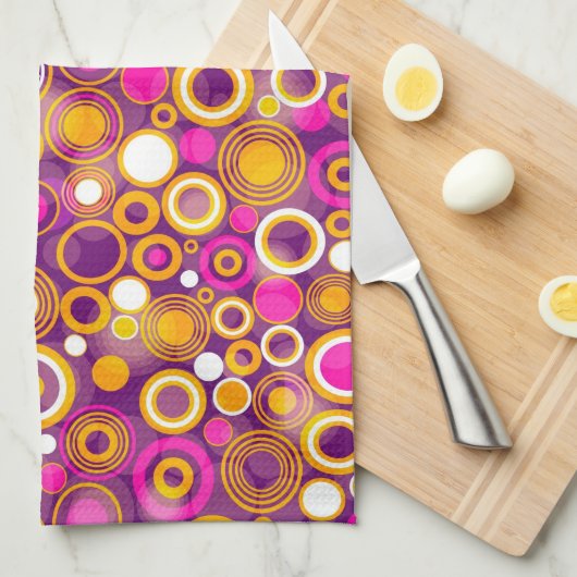 すみれ色の水玉模様パターン キッチンタオル (四つ折り)