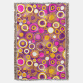 すみれ色の水玉模様パターン スローブランケット (正面縦)