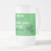 すりガラスのビアマグ – セントパトリックの日デザイン フロストグラスビールジョッキ (正面右)