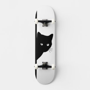 ずるそうな黒猫 スケートボード