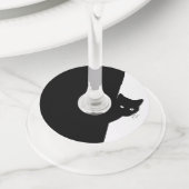 ずるそうな黒猫 ワイングラスタグ (クローズアップ)