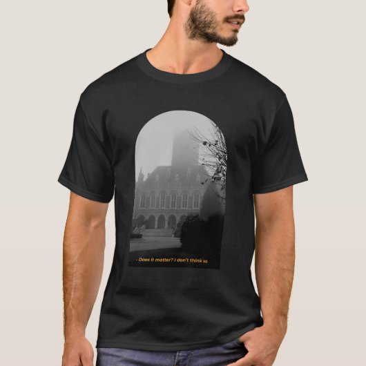 そうゴシック考えの建物 Tシャツ (正面)
