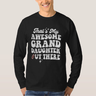 そこにいるのはすごい孫娘だ アメリカンフットボール Tシャツ